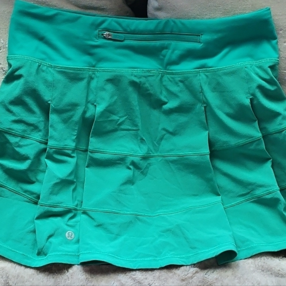 Lululemon Athletica Green Skater Mini Skirt with Pleats